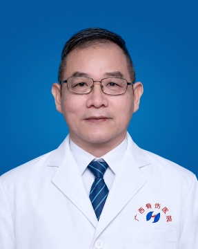 李鼎斌